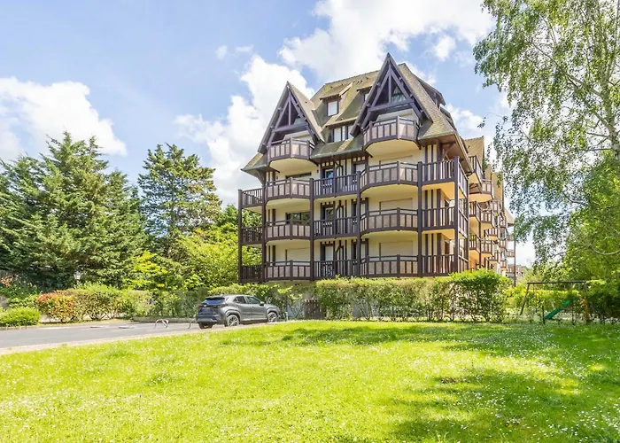 Apartment With Parking And Balcony Near The *